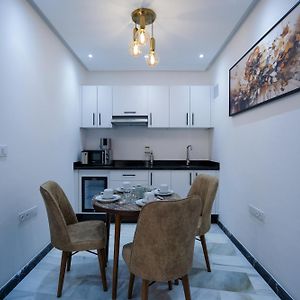 Suite à 2 Chambres à Coucher