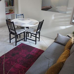 logement tout près du centre avec grand garage gratuit