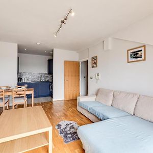 Appartement à 2 Chambres à Coucher