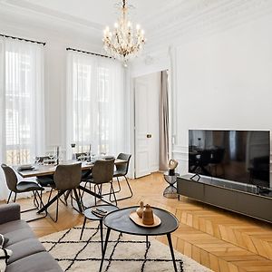 307-Suite Serbie - Superbe Appartement A Paris