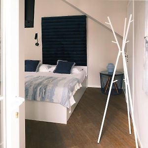 Comecasa Larga Cosy Studio