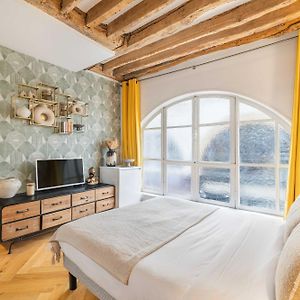 Superb Historical Studio Next To Louvre And Opera