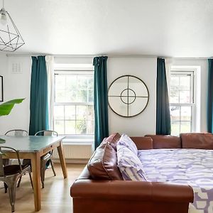 Appartement à 2 Chambres à Coucher