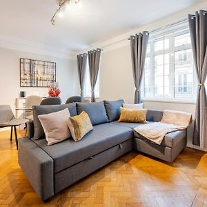 Appartement à 2 Chambres à Coucher