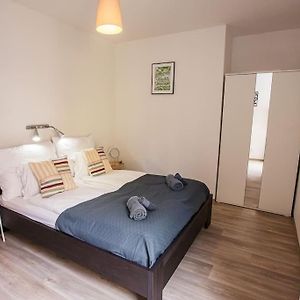 Appartement à 2 Chambres à Coucher
