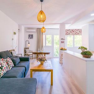 Beautiful Apartment In Granada With Kitchen
