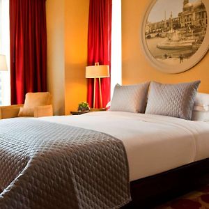 Deluxe  King Room Mobility or hearing accessible