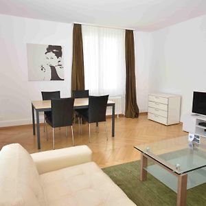 Appartement à 2 Chambres à Coucher
