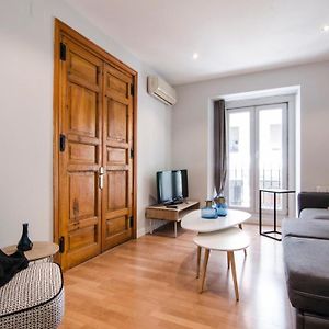 Personalized And Modern- 2 Bd 1Bth- Opera