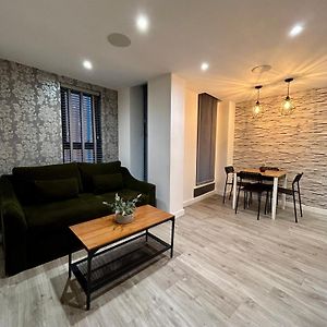Cosy City Centre Location, Hydro Massage Showe