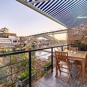 Panoramic River View Downtown With Terrace