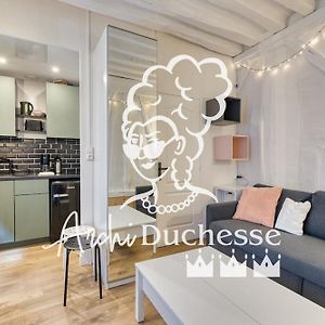 Alexandra Joli Studio Centre