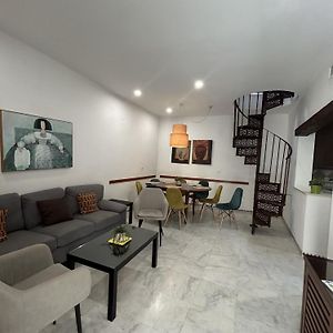Appartement à 3 Chambres à Coucher