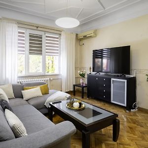 Aristocratic 2 Bedroom Flat Next To Ndk