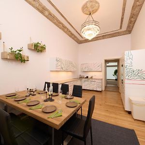 Staywell - Apartment Am Schloss Bellevue Fuer Bis Zu 12 Personen