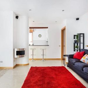 Appartement à 3 Chambres à Coucher