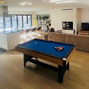 Appartement à 3 Chambres à Coucher