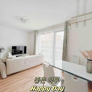 Spacious Rooms With Balcony And Garage