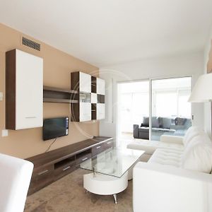 Appartement à 3 Chambres à Coucher