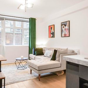 Appartement à 2 Chambres à Coucher