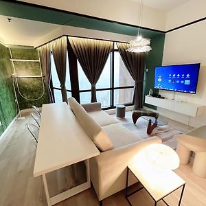 Appartement de Luxe à 2 Chambres à Coucher