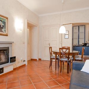 Cris House