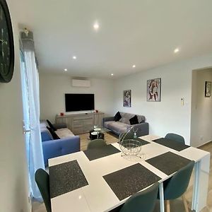 Appartement à 3 Chambres à Coucher