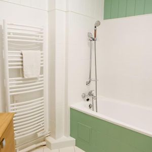 Appartement à 3 Chambres à Coucher