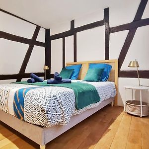 Appartement à 2 Chambres à Coucher