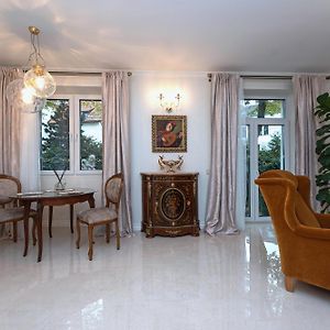 Luxury Apartment In Vilnius Old Town With Private Garden