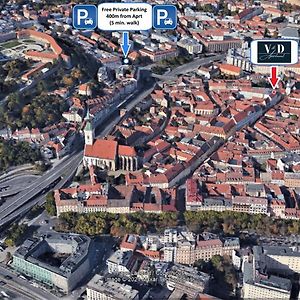 New Design & High Standard Apt From 16Th Century In Old Town-Free Parking