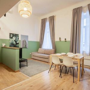 Cosy Studio In Terezvaros W41 Green