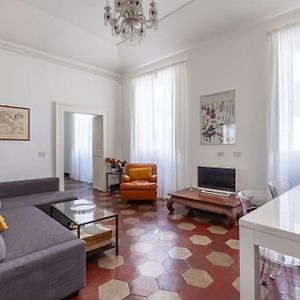 Spanish Steps Charming Apartment