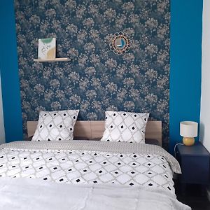 L'Artistique, 4 Lits, 2 Chambres, Stationnement Gratuit, Spacieux, Atypique