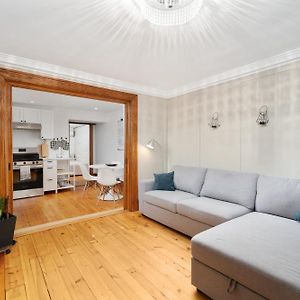 Modern, Cozy Apartment In Heart Of Mont Royal