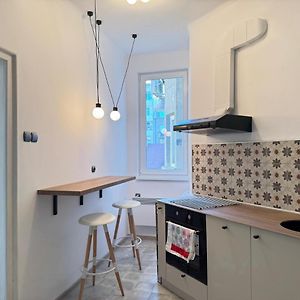 My Place In Sofia - Top Center - 2 Bedrooms - Self Check-In