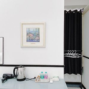 Studio Lit King-Size
