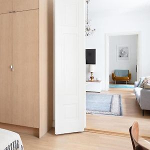 Central 2 Bedroom 2 Full Bathroom Executive Suite
