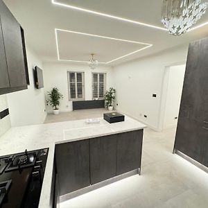 Appartement à 3 Chambres à Coucher
