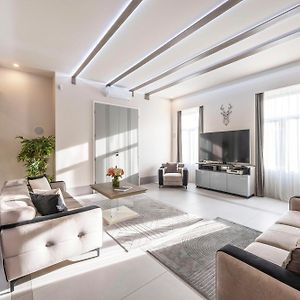 Appartement de Luxe à 3 Chambres à Coucher