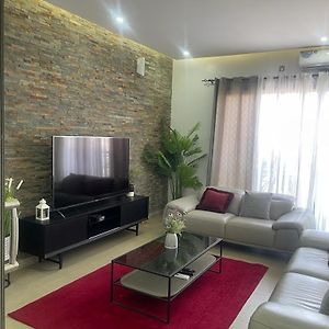 Appartement à 3 Chambres à Coucher