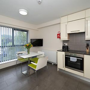 Appartement à 4 Chambres à Coucher