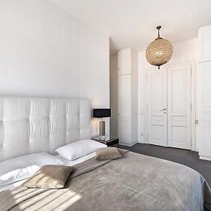 6 Rooms