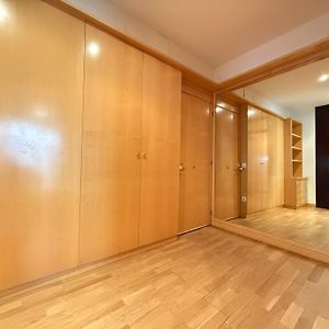 Appartement à 3 Chambres à Coucher