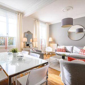 Appartement de Luxe à 2 Chambres à Coucher