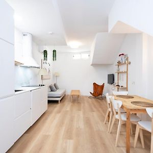 Duplex Victoria By Dossan
