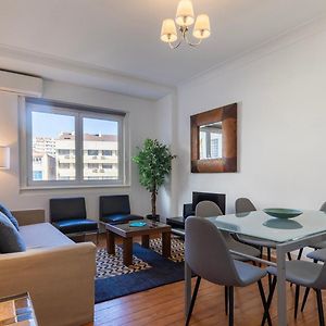 Appartement à 2 Chambres à Coucher
