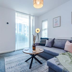 Townhouse 5Mins To City Centre And Etihad - Free Secure Parking