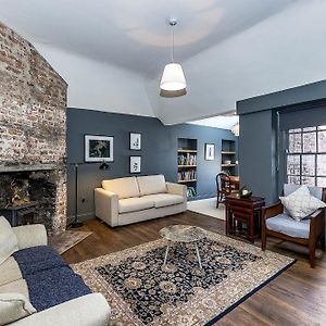 Ulster Apartment, 7 Henrietta Street, Dublin City Centre
