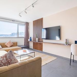 Appartement de Luxe à 2 Chambres à Coucher